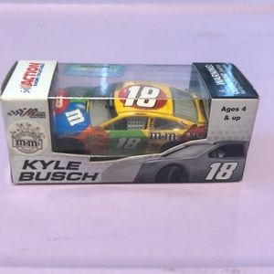 # 37 🏎️Kyle Busch #18 M&M’s 2013 Camry Limited Edition 1:64 Scale Stock Car😊